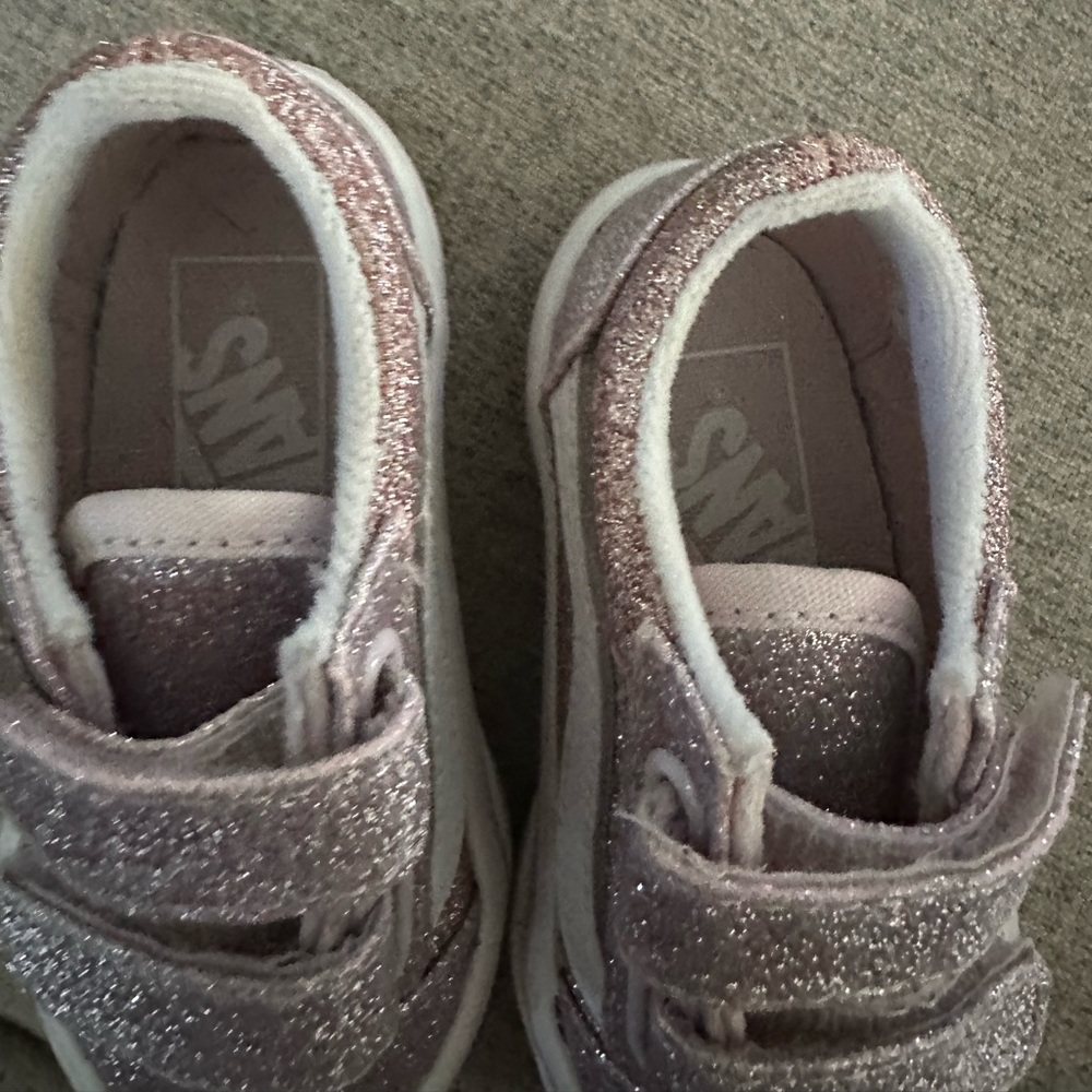 Babies size 5 pink and white Vans!! Still new!!!